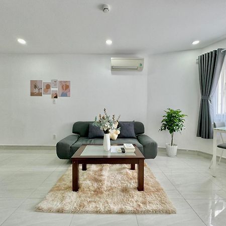 Tan Son Nhat Airport Apartment By Sabay Хошимін Екстер'єр фото